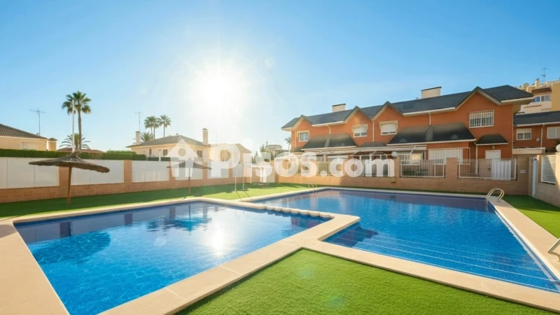 Casa adosada en venta en Carrer de los Montesinos