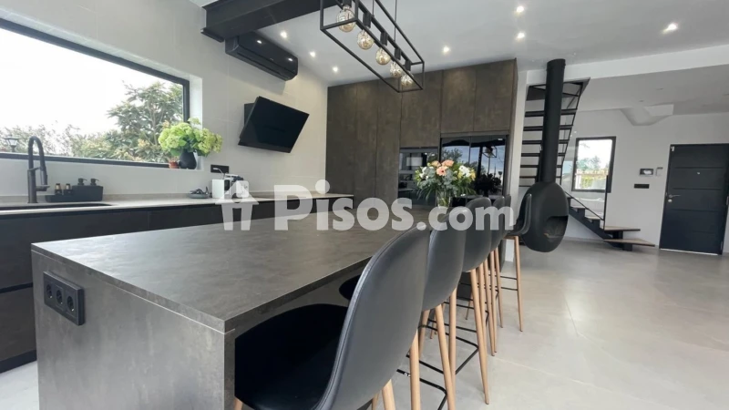 Chalet en venta en Alzabares
