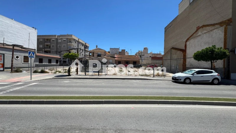 Terreno en venta en Avinguda del General Bañuls, cerca de Carrer de Aureliano Diaz