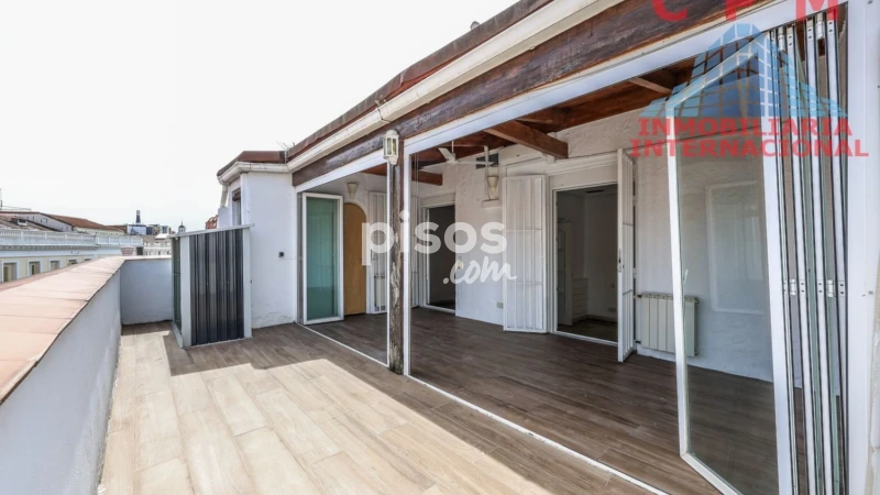 Ático en alquiler en Sol