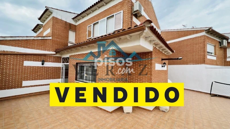 Casa pareada en venta en Calle de la Mina, Calera y Chozas de 109.900 €