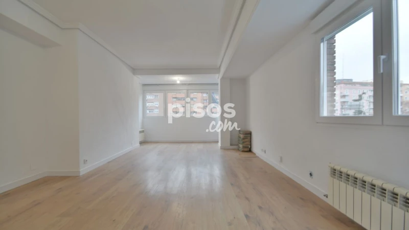 Piso en alquiler en Avenida del Mediterráneo, cerca de Calle de Federico Moreno Torroba