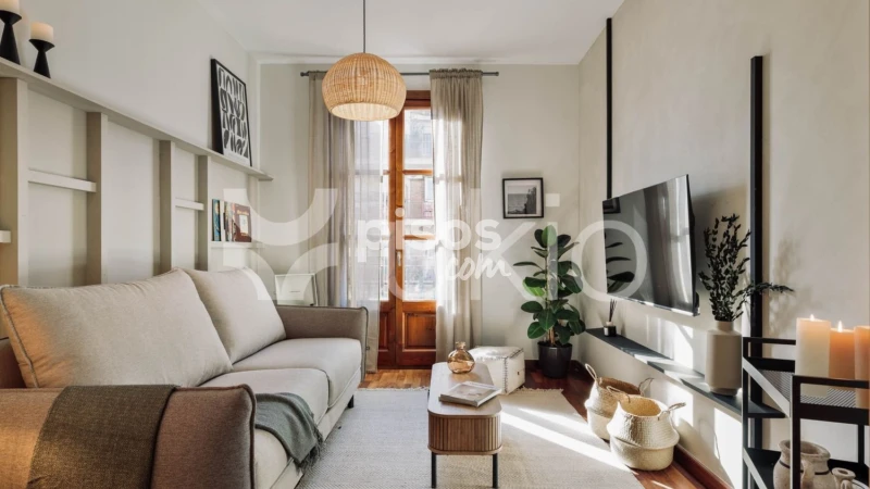 Piso en alquiler en Carrer de Villarroel, cerca de Carrer de València