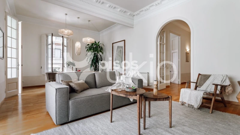 Piso en alquiler en Carrer de Mallorca, cerca de Carrer de Provença