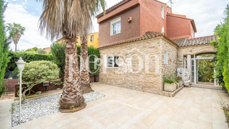 Chalet en alquiler en Paterna, La Canyada - La Cañada (Paterna) de 3.200 €<span>/mes</span>