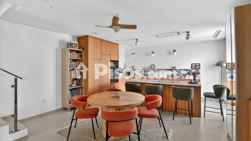 House, 165 m², land 205 m²