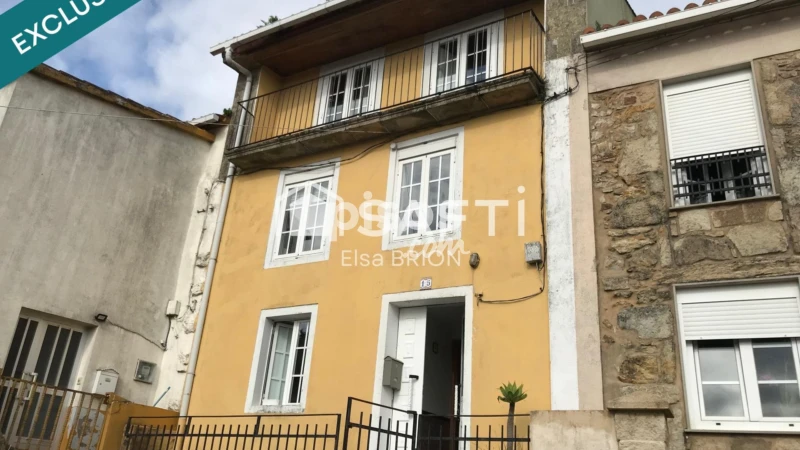 Casa en venta en Noia, Noia de 90.000 €