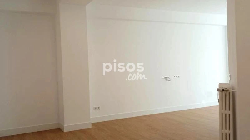 Piso en alquiler en Calle Colombia, cerca de Calle de Bolivia