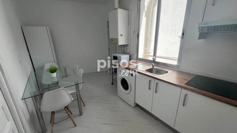 Piso en alquiler en Calle de Campomanes