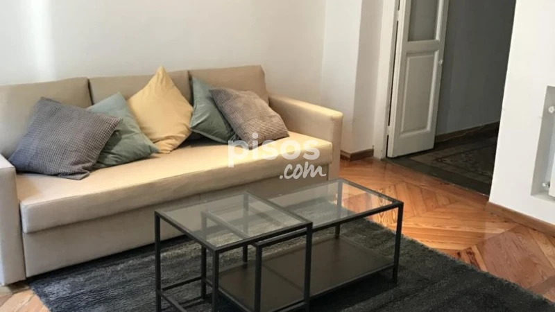 Piso en alquiler en Calle de la Cruz