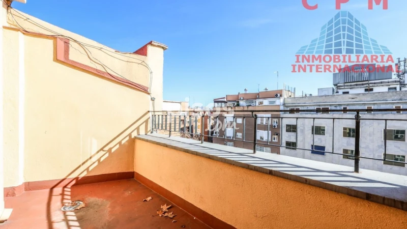 Ático en alquiler en Acacias