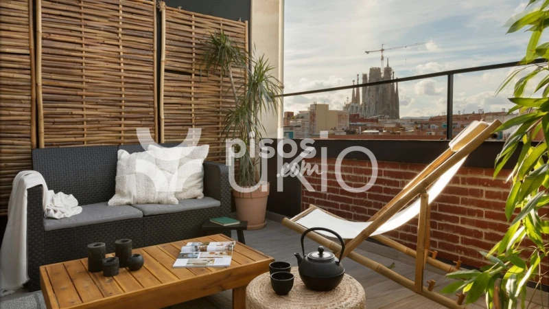 Ático en alquiler en Carrer dels Enamorats, cerca de Carrer d' Aragó