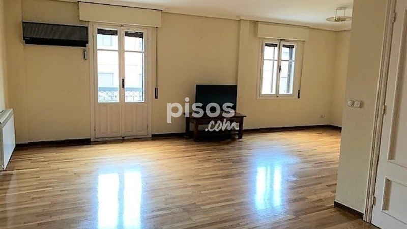 Piso en venta en Avenida de Alfonso VIII, Plasencia de 170.000 €