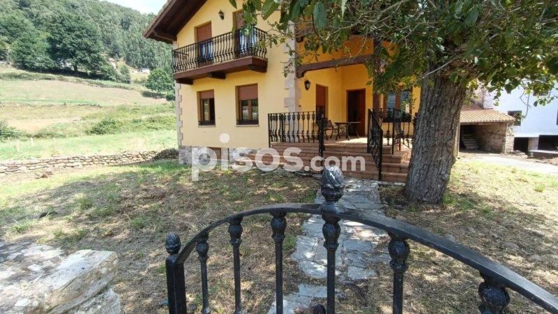 Casa en venta en Raicedo, Arenas de Iguña de 365.000 €