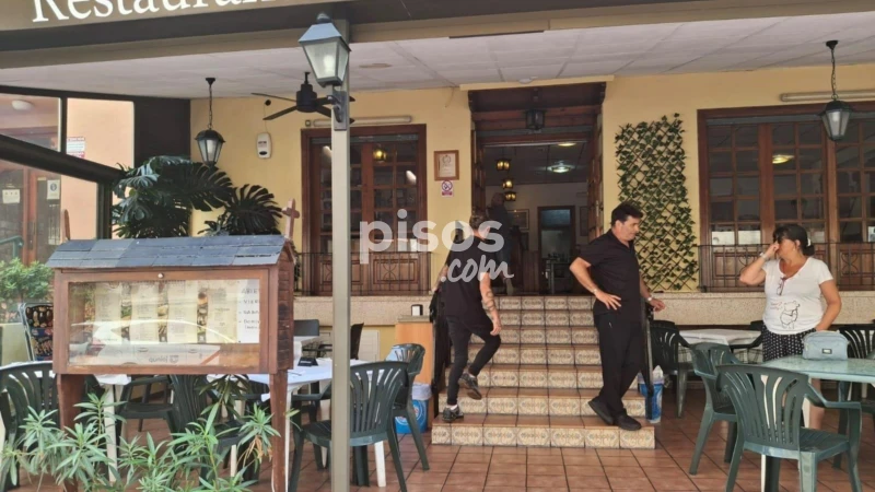 Local comercial en alquiler en Carrer de Castella Lleó, 15, Playa de Gandia (Gandia) de 1.900 €<span>/mes</span>