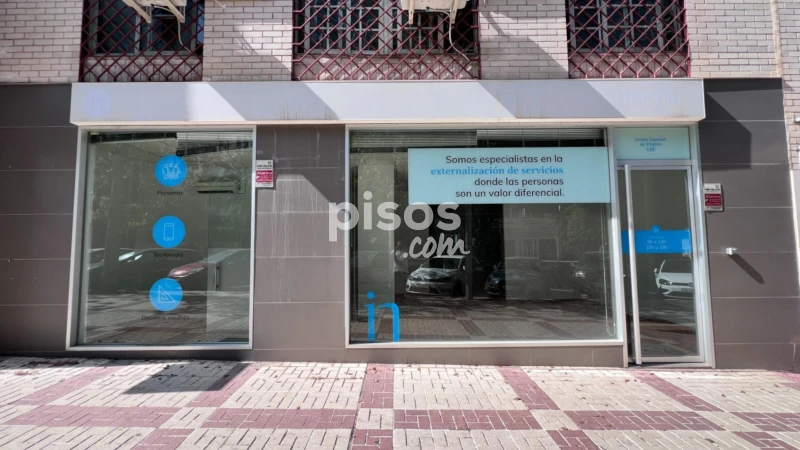 Local comercial en alquiler en Pasaje Herrera Oria, Carranque (Distrito Cruz de Humilladero. Málaga Capital) de 1.800 €<span>/mes</span>