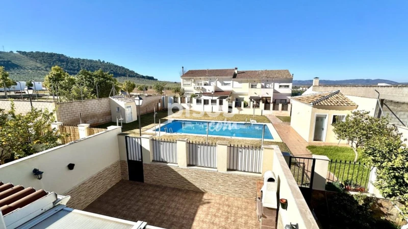 Casa adosada en venta en Calle de Luis Cernuda, Humilladero de 199.000 €