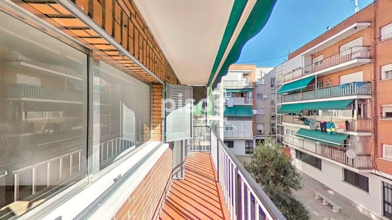 Piso en alquiler en Canillejas