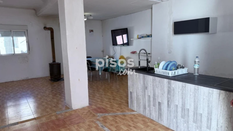 Chalet en venta en Calle de San Pedro, Luceni de 99.900 €