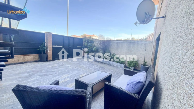 Casa adosada en venta en Avenida del Cordel de Merinas, 13 - Vista 3