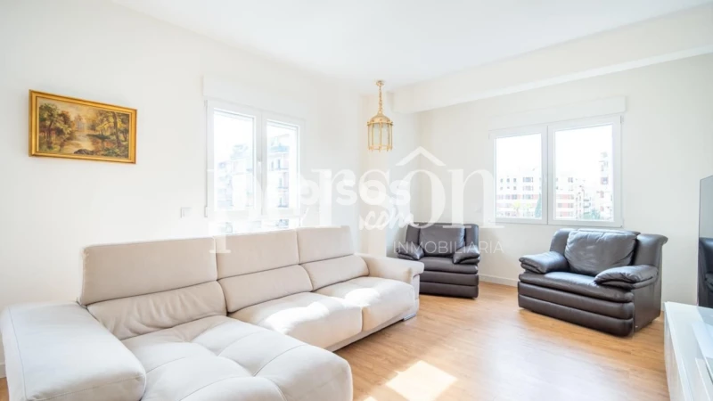 Piso en alquiler en Russafa, Montolivet (Distrito Quatre Carreres. València Capital) de 2.500 €<span>/mes</span>