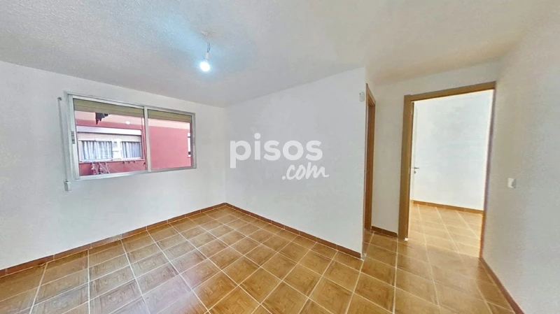Piso en alquiler en Palomeras Sureste