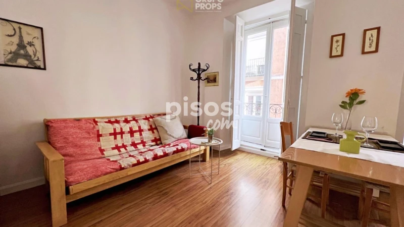 Apartamento en alquiler en Calle del Salitre, cerca de Calle de San Cosme y San Damián