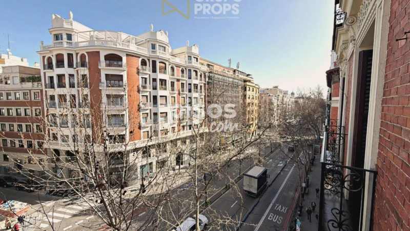 Piso en alquiler en Calle de Sagasta