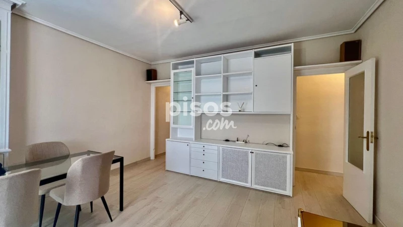 Piso en alquiler en Calle del Corazón de María, cerca de Calle de Clara del Rey