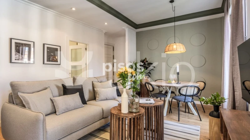 Piso en alquiler en Calle de Sandoval