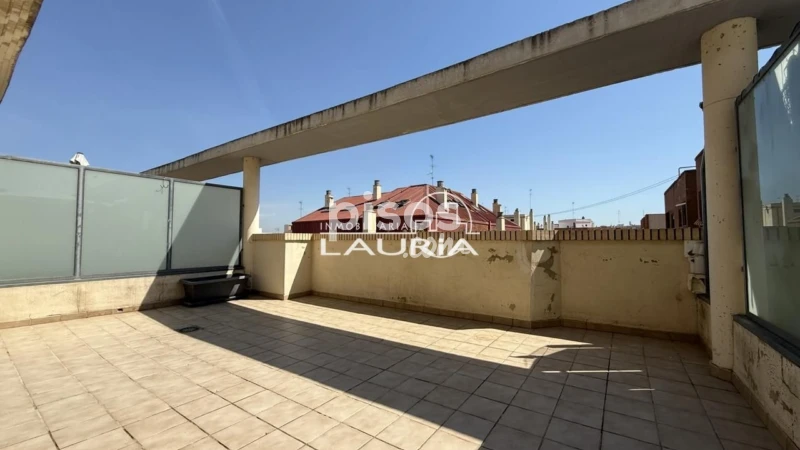 Ático en alquiler en Carrer de l'Arquitecte Lucini, 20