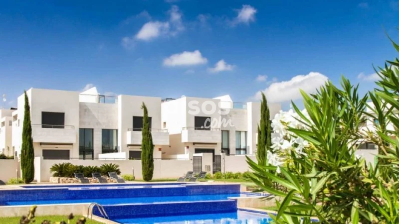 Apartamento en venta en Villamartin, Los Dolses-Montezenia-Lomas de Cabo (Distrito Orihuela Costa. Orihuela) de 340.000 €