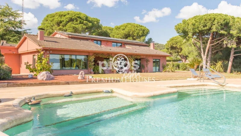 Casa en alquiler en Centro, Centre Urbà (Sant Andreu de Llavaneres) de 5.700 €<span>/mes</span>