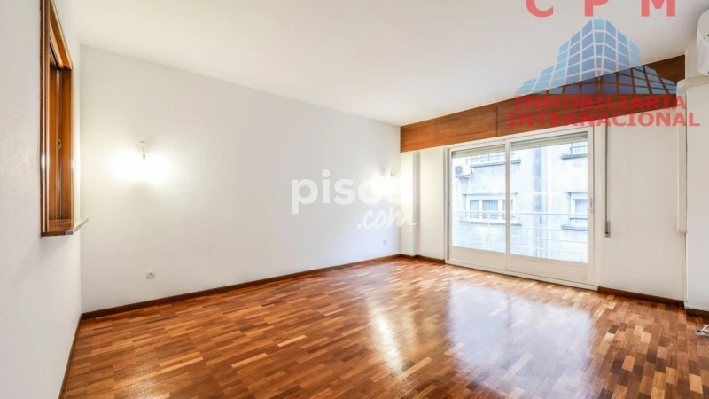 Piso en alquiler en Calle de las Naciones, 3