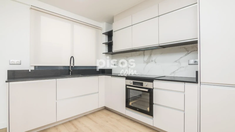 Piso en alquiler en Carrer de Josep María Buck, 41, Pont Nou (Distrito Núcleo Urbano. Elx - Elche) de 900 €<span>/mes</span>