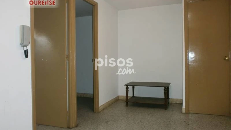 Flat for sale in Centro, A Carballeira (Ourense Capital) of 38.000 €