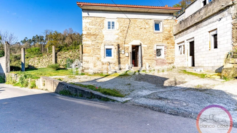 Casa – Coristanco, Condomiña