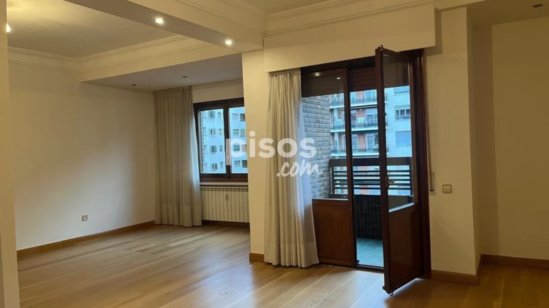 Piso en alquiler en Calle Gran Vía Juan Carlos I, Centro (Logroño) de 1.300 €<span>/mes</span>