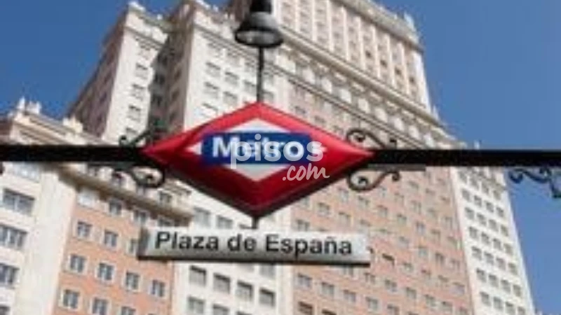 Piso en alquiler en Plaza de los Mostenses