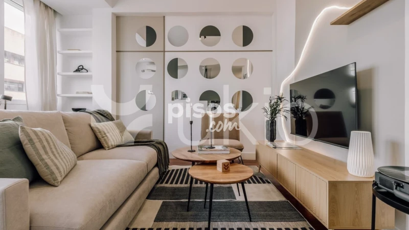 Piso en alquiler en Calle de Víctor Andrés Belaúnde