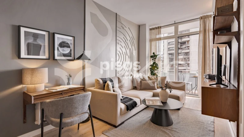 Piso en alquiler en Avenida de América, cerca de Calle del Corazón de María