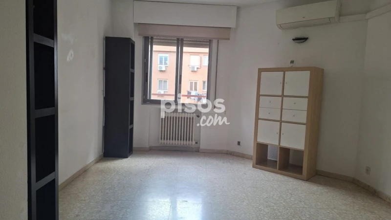 Piso en alquiler en Calle del Comercio