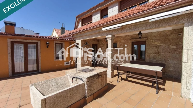 Casa – Santa Uxía de Ribeira, Coroso, O Caramecheiro