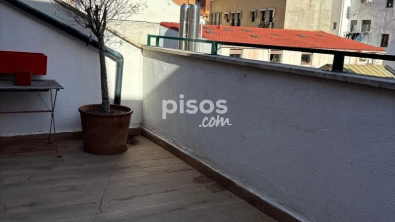 Ático en alquiler en Calle de Carlos Arniches, 23