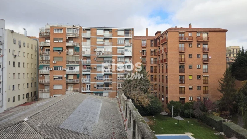 Piso en alquiler en Calle de Fernández de los Ríos, cerca de Calle de Guzmán El Bueno