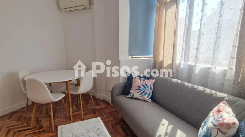 Piso en alquiler en Calle del Conde de Vilches, 10