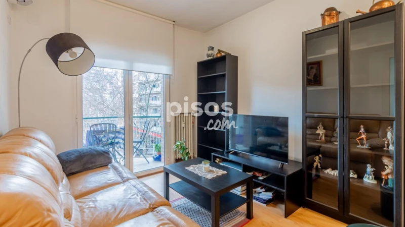 Piso en alquiler en Calle de Baeza