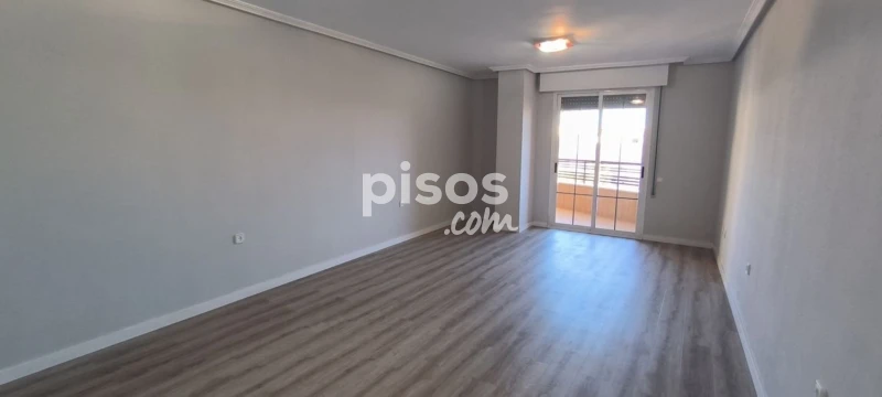 Piso en alquiler en Avenida de Federico García Lorca, cerca de Calle Granada, Oliveros-Altamira-Barrio Alto (Almería Capital) de 850 €<span>/mes</span>