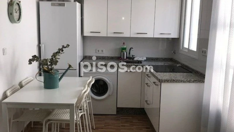 Piso en alquiler en Juderia, Casco Histórico-Ribera-San Basilio (Córdoba Capital) de 700 €<span>/mes</span>