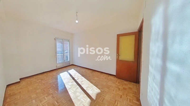 Piso en alquiler en Zofío